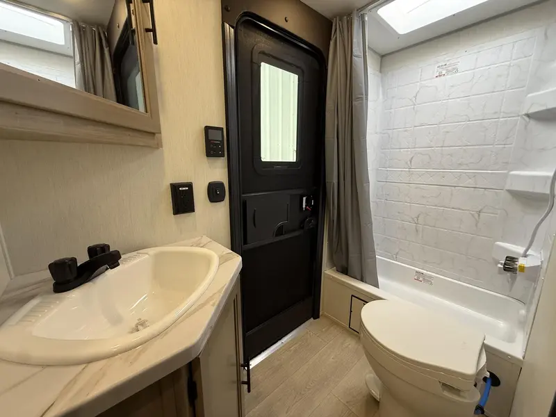 Cherokee 23DBH Grey Wolf 2026