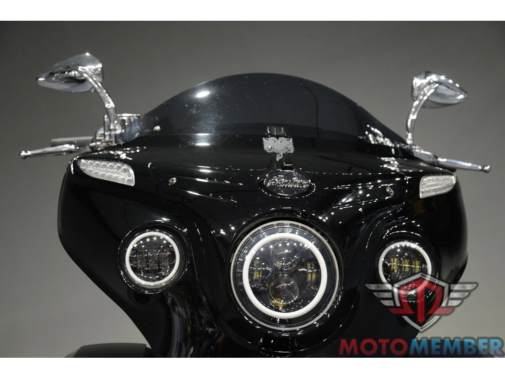 2017 Indian Motorcycle Roadmaster alt