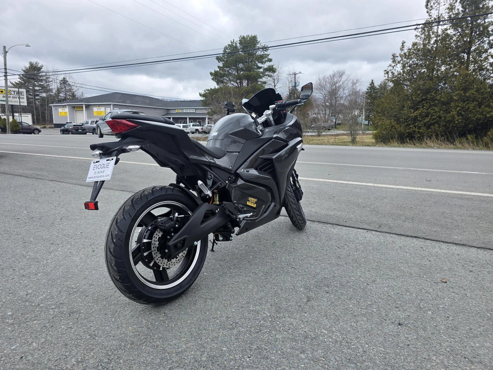 2025 Evoque Streetster R alt