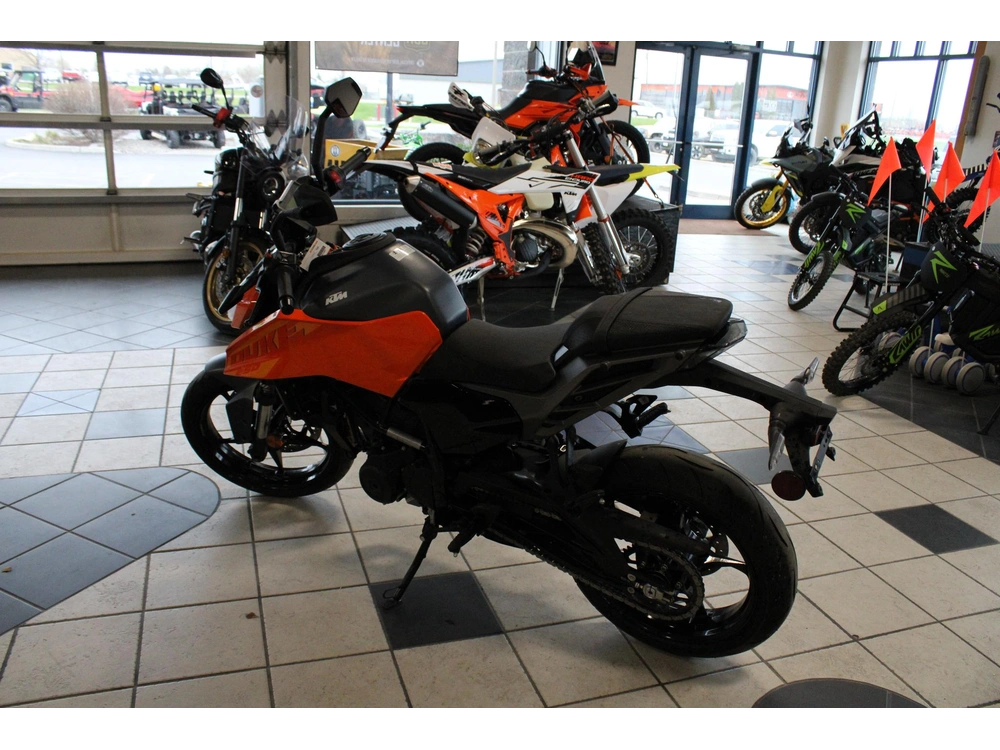 2024 Ktm 250 Duke Orange B.d. alt