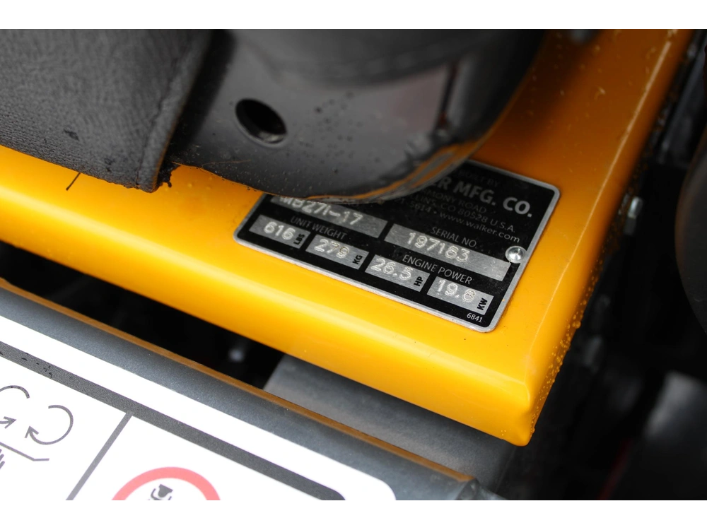 2026 Walker Mb27i Model B 27hp Utility alt