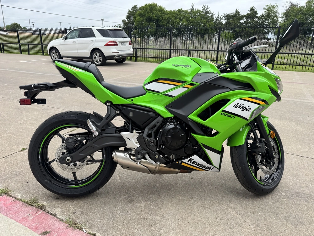 2025 Kawasaki Ninja® 650 Abs Abs alt