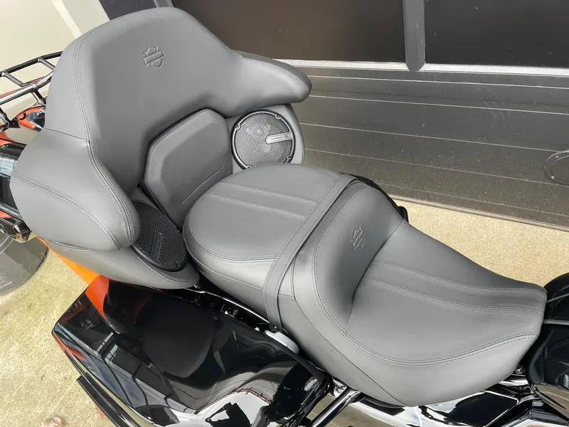 2026 Harley-Davidson FLHXL - Street Glide® Limited thumbnail 18