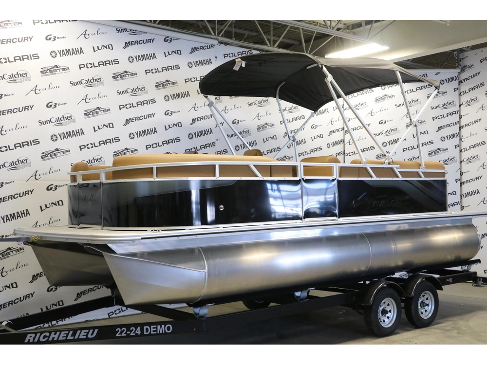 2026 Avalon Vls 2180 Quad Lounger + Yamaha 70 Hp alt