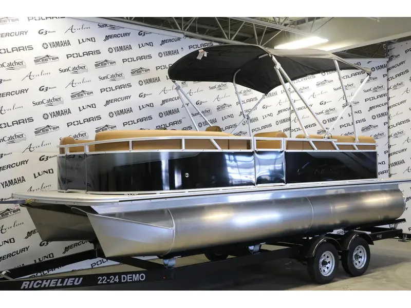 Avalon VLS 2180 QUAD LOUNGER + YAMAHA 70 HP 2026