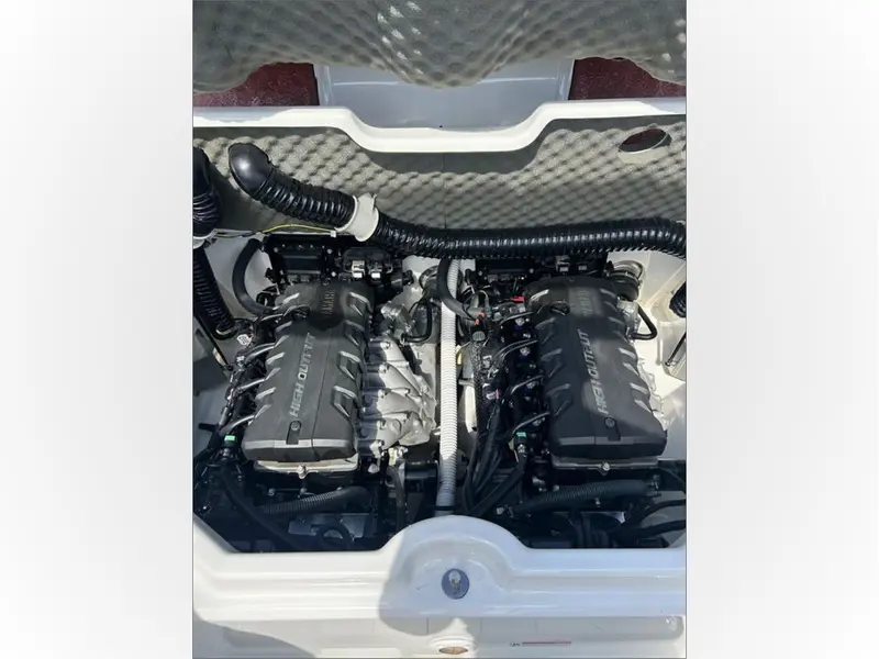 2019 Yamaha 212X thumbnail 10