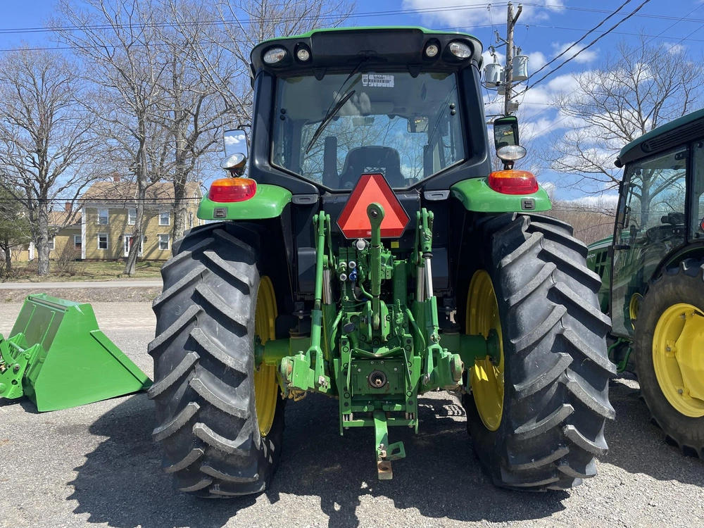 2020 John Deere 6110m alt