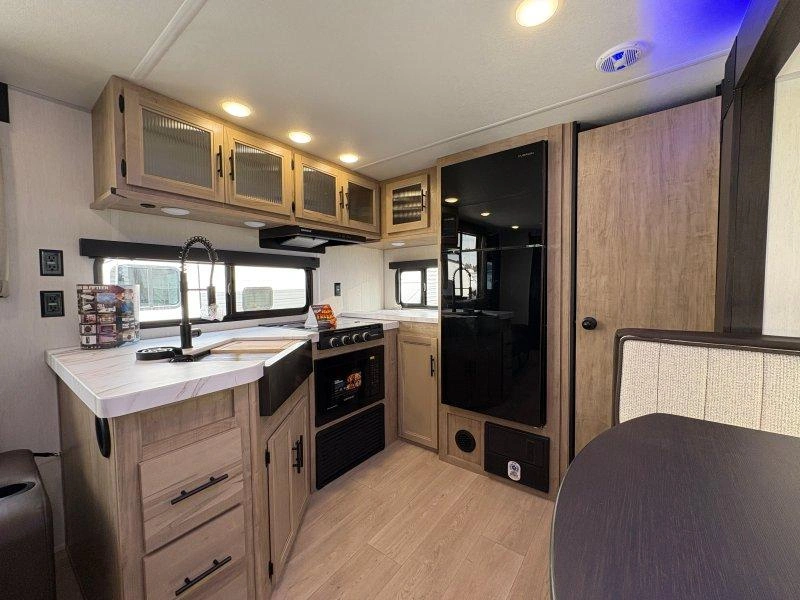 2026 Cherokee Grey Wolf 26 Ss alt