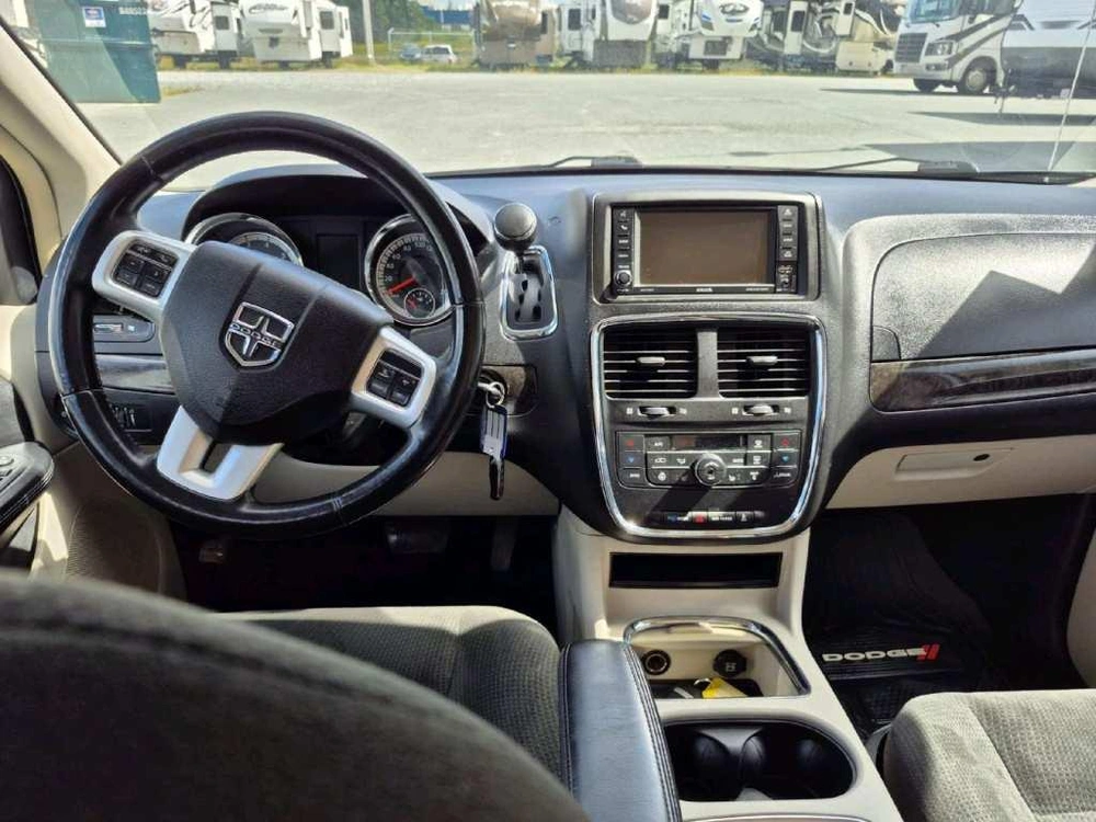 Dodge Grand Caravane Crew Campeur 2016 alt