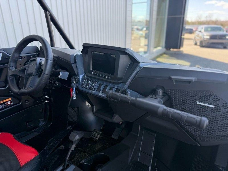 Polaris Rzr Xp 1000 Ultimate 2026 alt