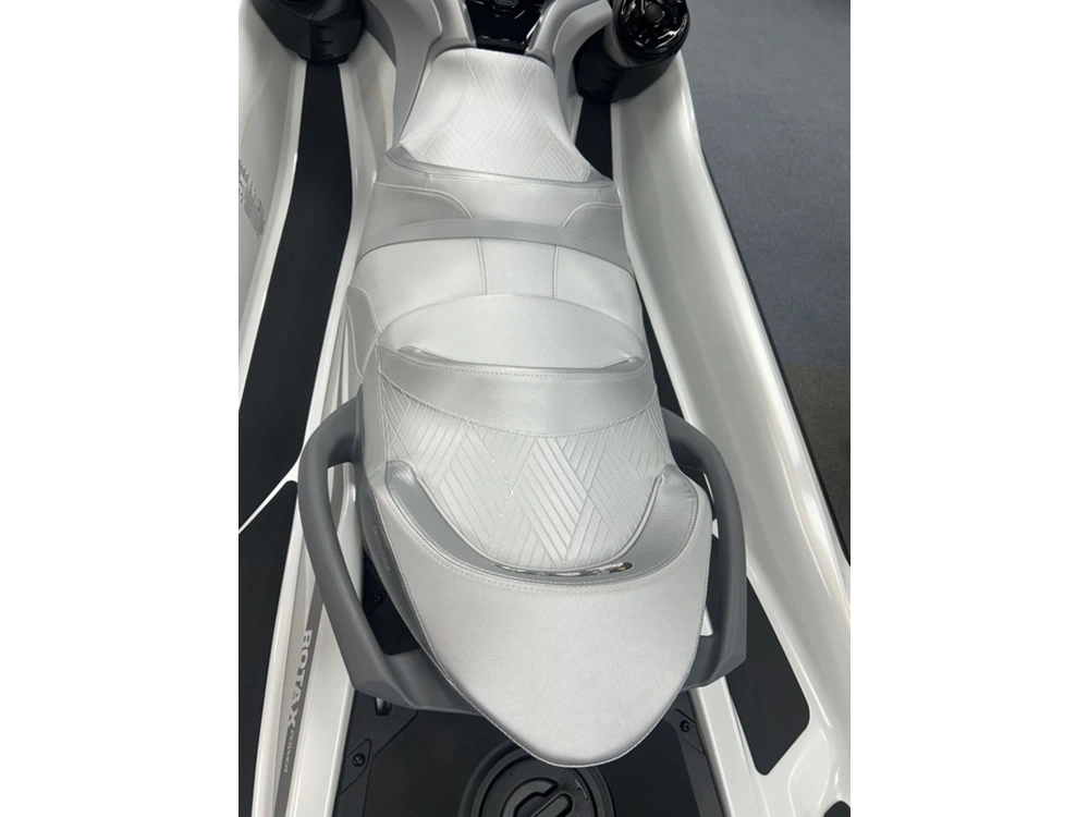2026 Sea-doo Gtx Limited 325 (sound System) "white Pearl (premium Color)" alt