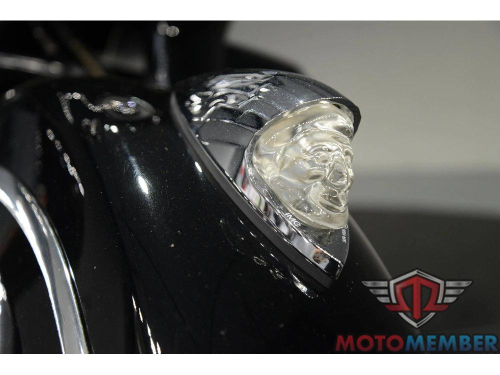2017 Indian Motorcycle Roadmaster alt