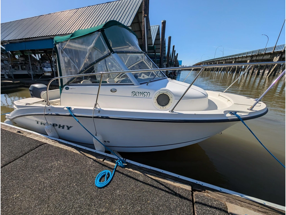 2005 Trophy Boats 1902 Walkaround Walkaround alt