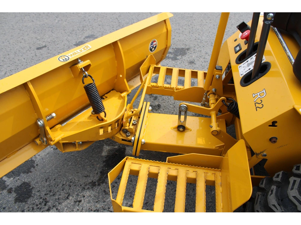 2025 Walker Model R alt