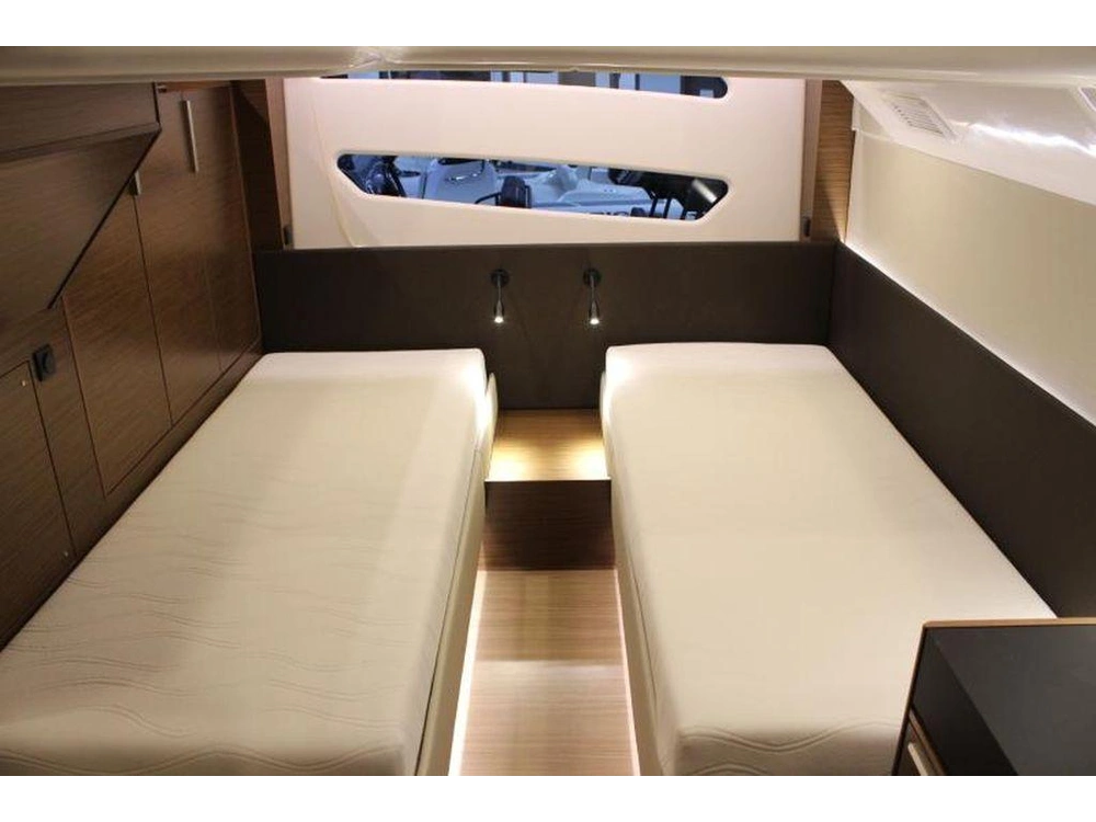 2021 Bavaria S45 Coupe Volvo Ips 600 Evc2 alt