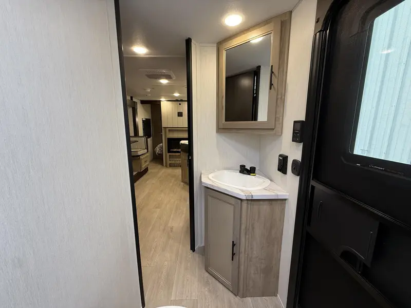 Cherokee 23DBH Grey Wolf 2026