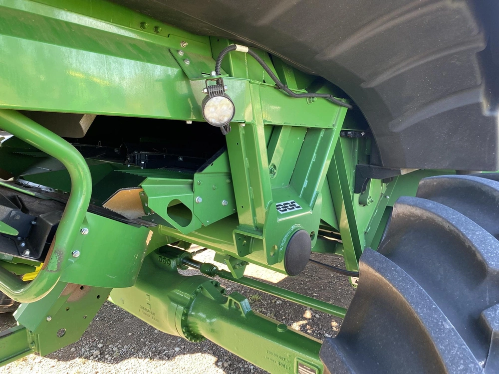 2024 John Deere T670 alt