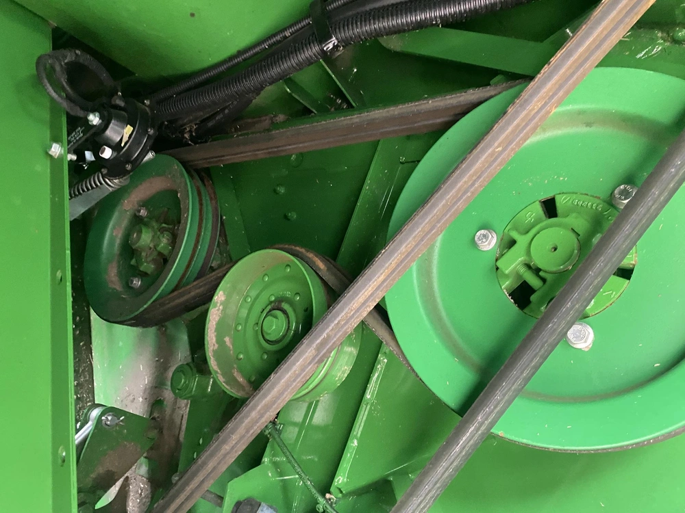 2023 John Deere T670 alt