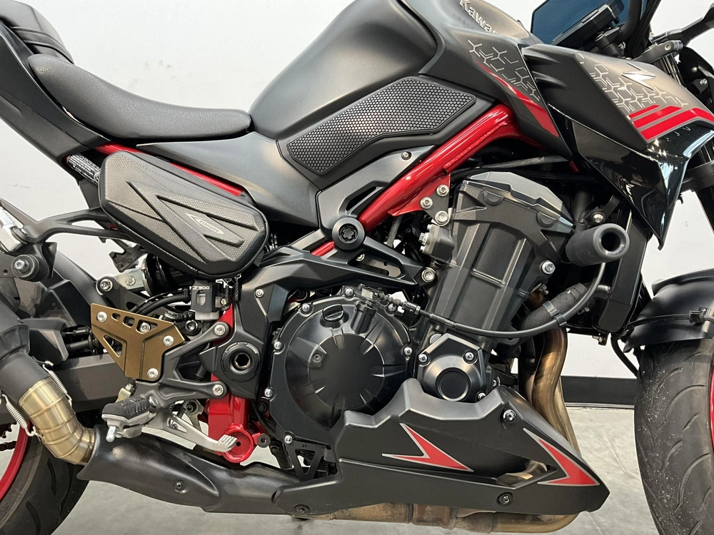 2021 Kawasaki Z900 alt