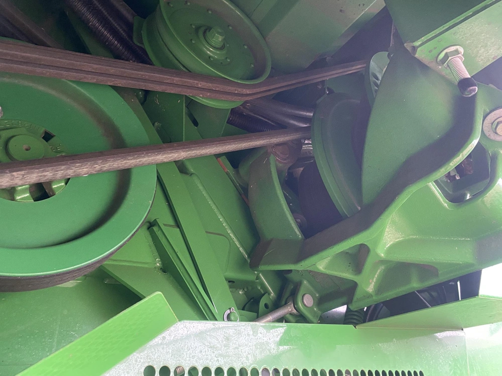 2023 John Deere T670 alt