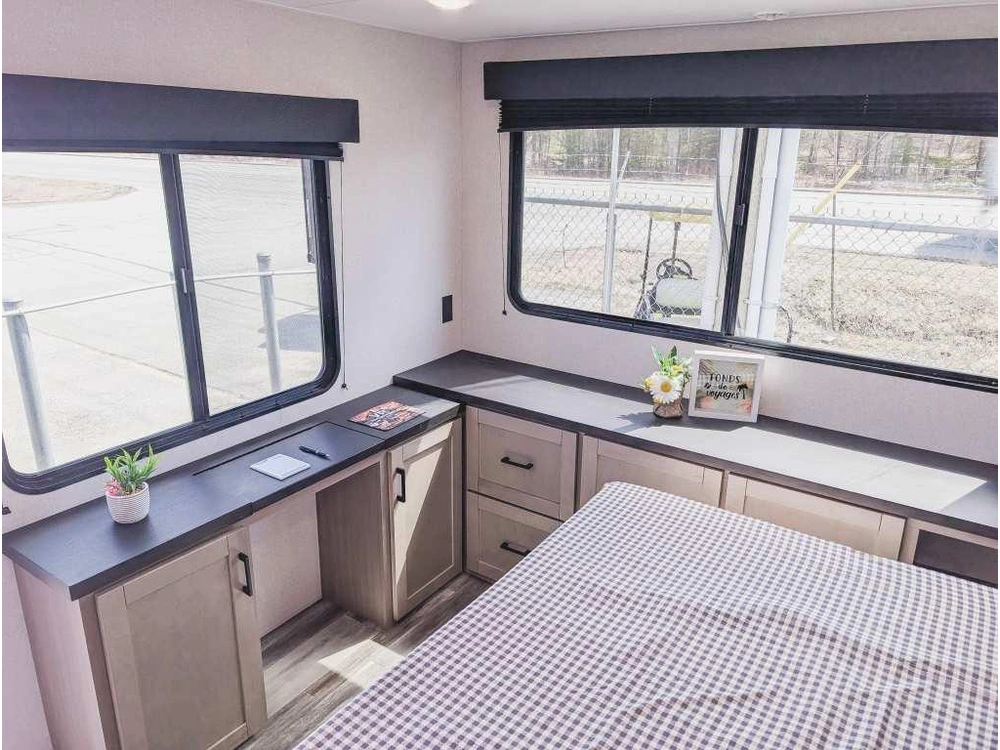 Jayco Jay Flight Bungalow 401loft 2026 alt