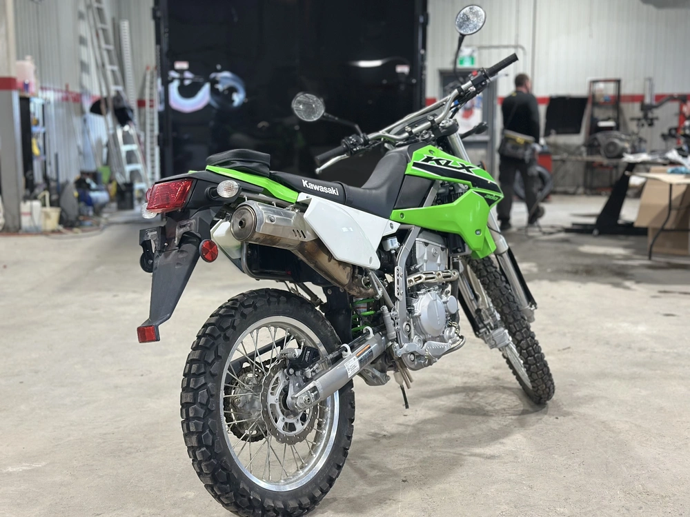 Kawasaki Klx300 2023 alt