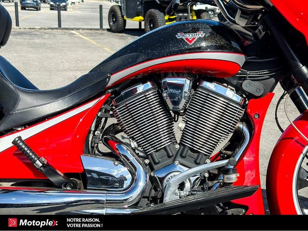 Victory Motorcycles Cross Country Magnum 2016 alt