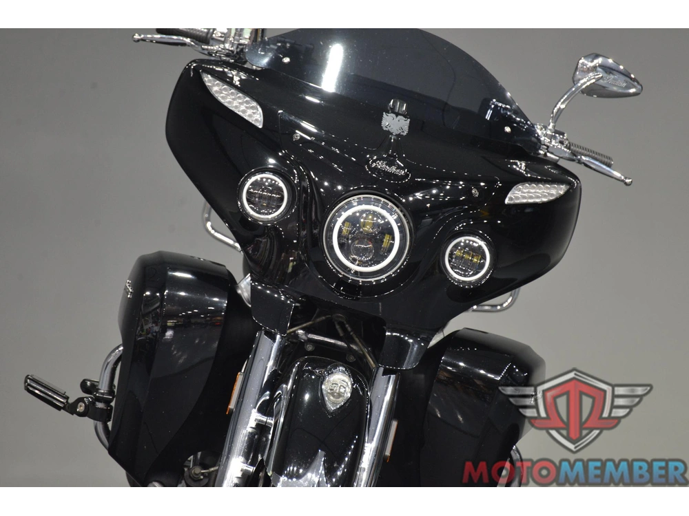 2017 Indian Motorcycle Roadmaster alt
