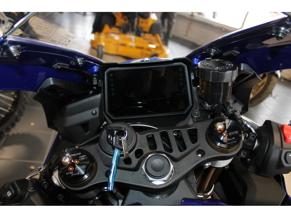 2026 Yamaha Yzf-r9 alt