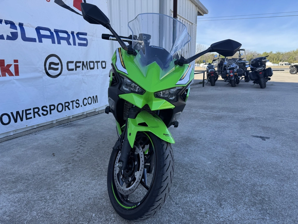 2026 Kawasaki Ninja 500 Base alt