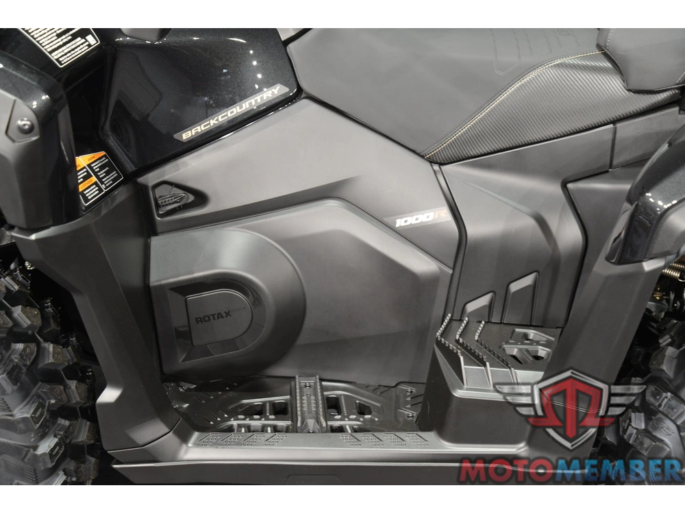 2026 Can-am Outlander Max 6x6 Backcountry 1000r Stealth Black alt