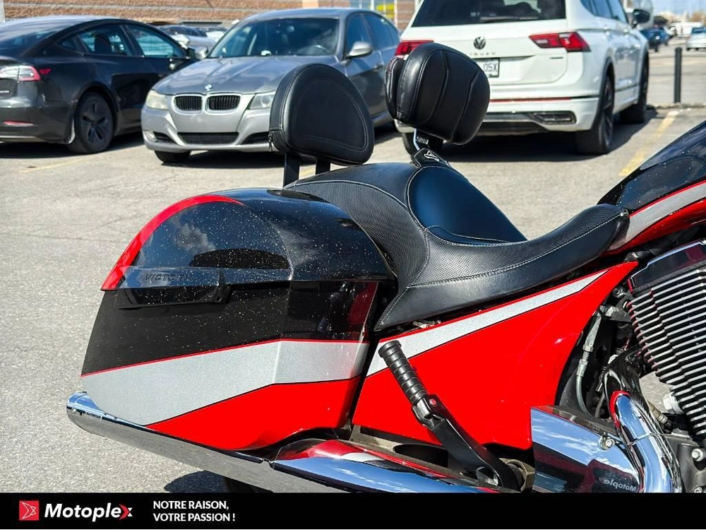 Victory Motorcycles Cross Country Magnum 2016 alt