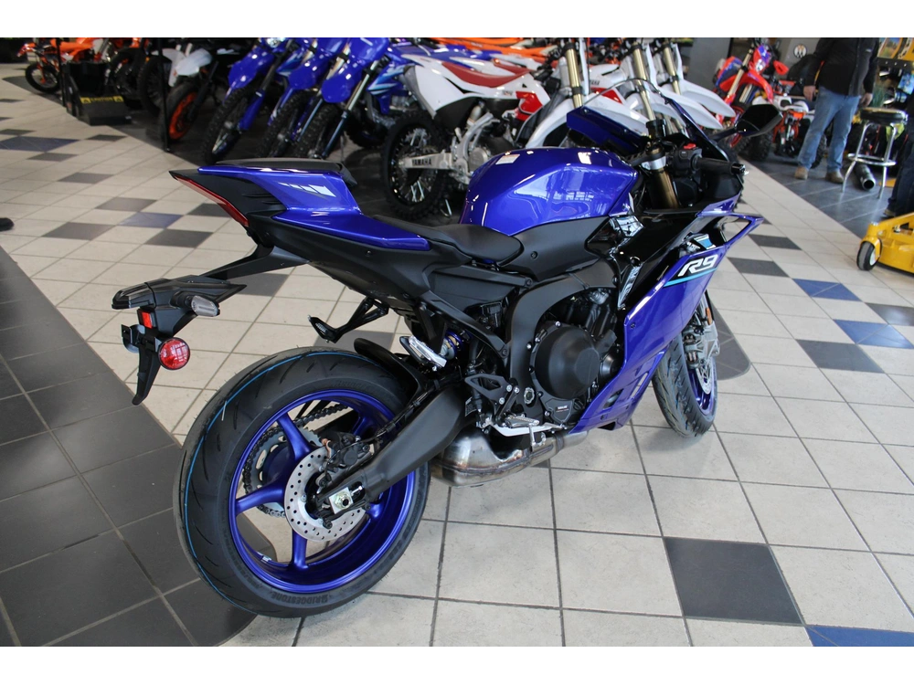 2026 Yamaha Yzf-r9 alt