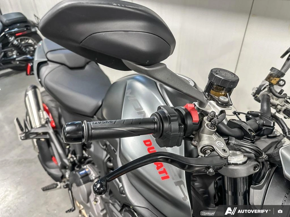 2022 Ducati Monster alt