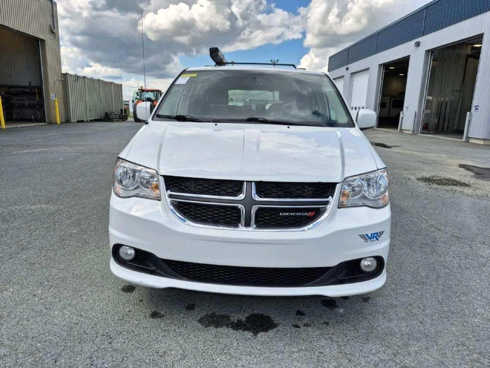 Dodge Grand Caravane Crew Campeur 2016 alt
