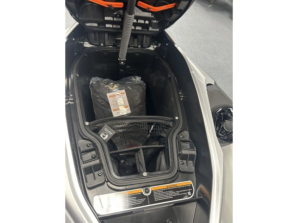 2026 Sea-doo Gtx Limited 325 (sound System) "white Pearl (premium Color)" alt
