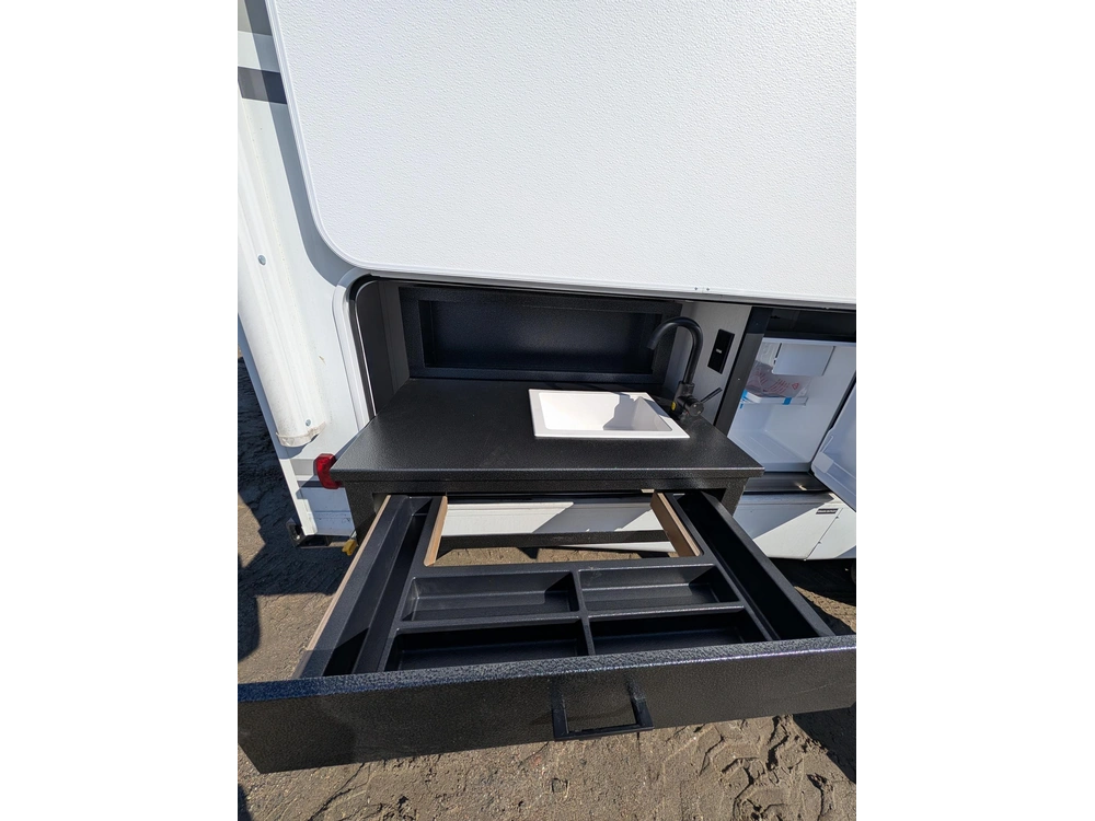 Coachmen Freedom Express Ultra Lite 245rks 2026 alt