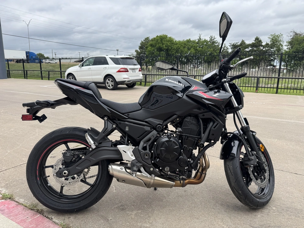 2025 Kawasaki Z650 Base Base alt
