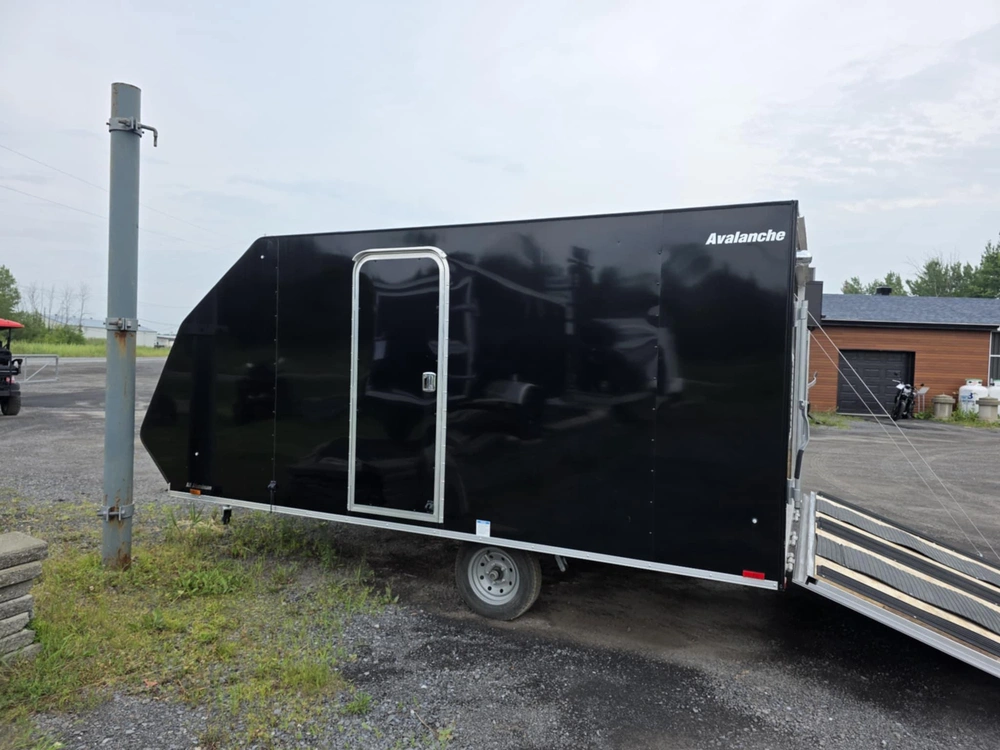 2025 Lightning Avalanche alt