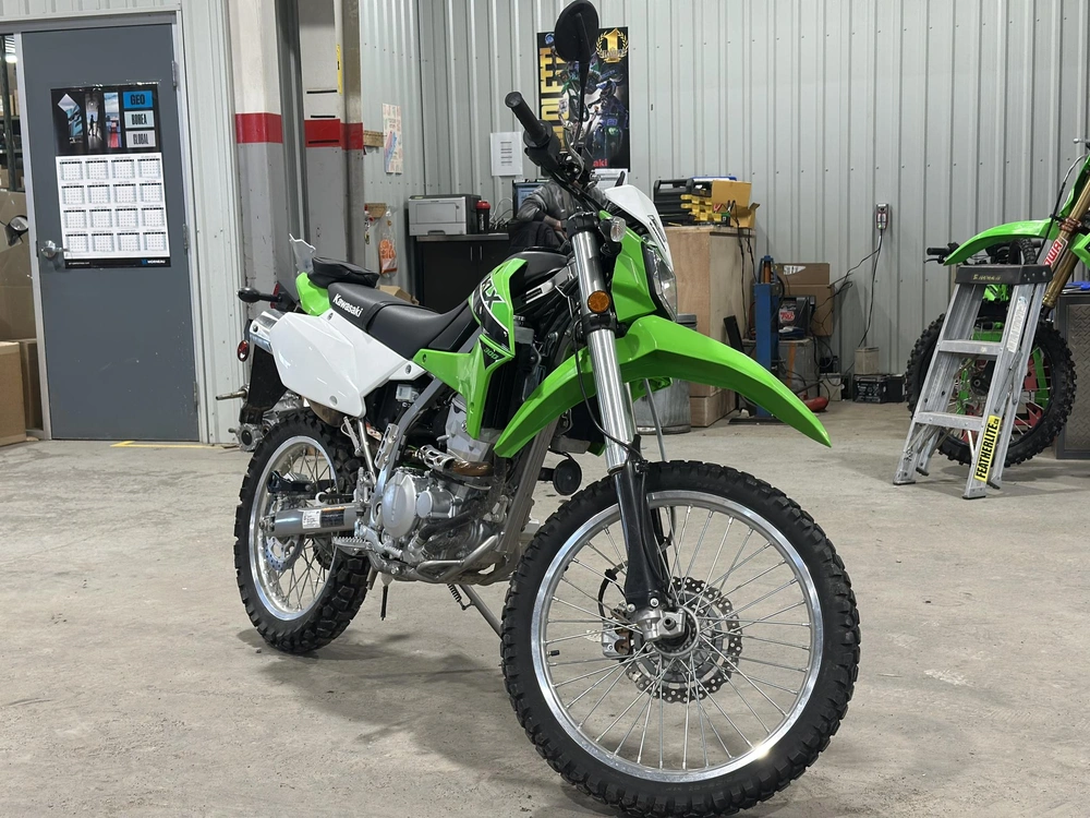 Kawasaki Klx300 2023 alt