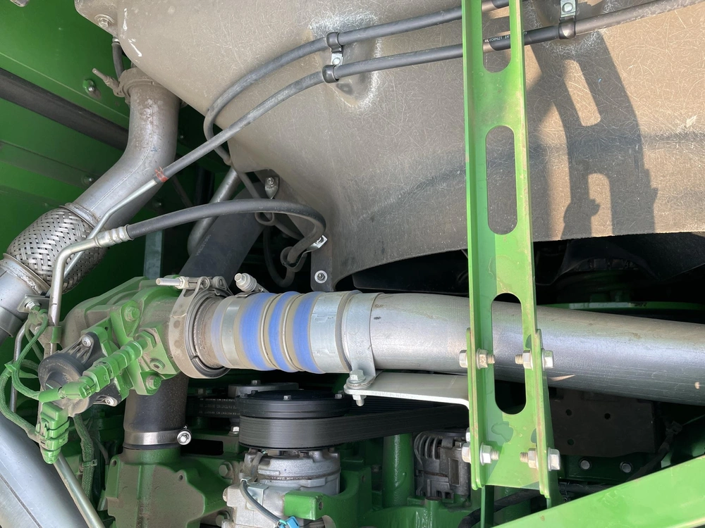 2022 John Deere T670 alt