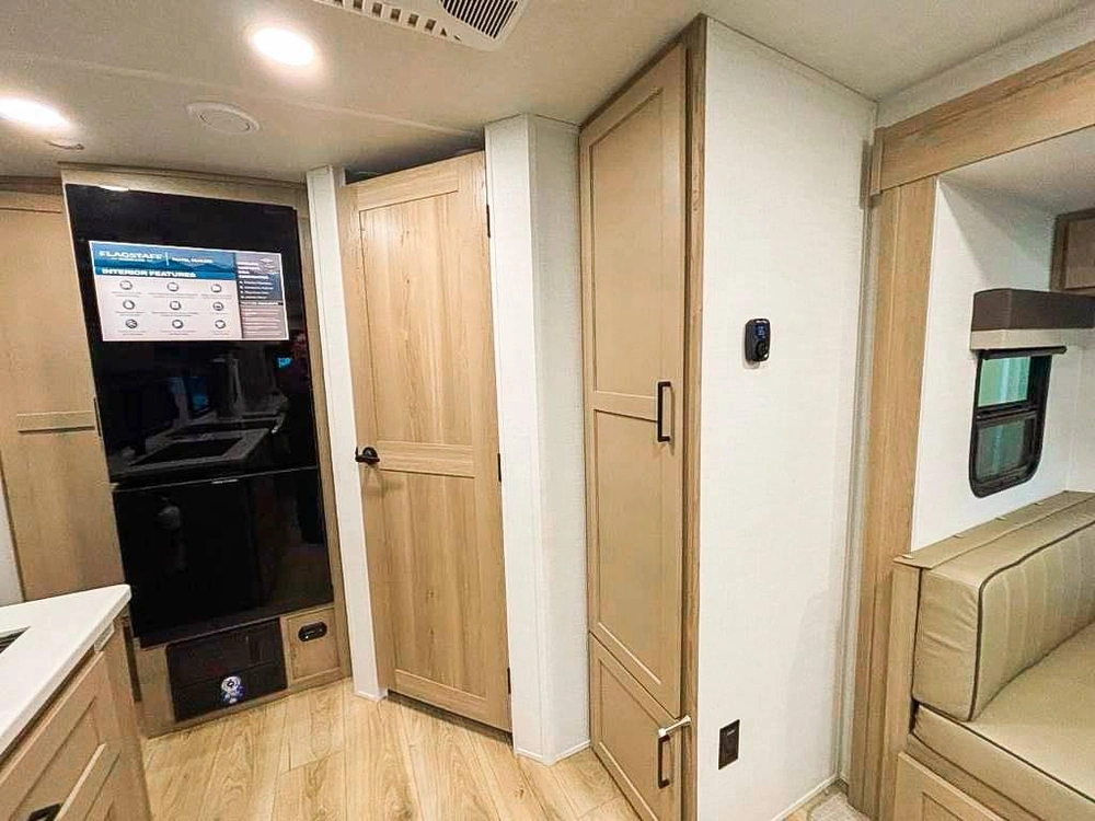 Flagstaff Micro Lite 22fbs 2026 alt