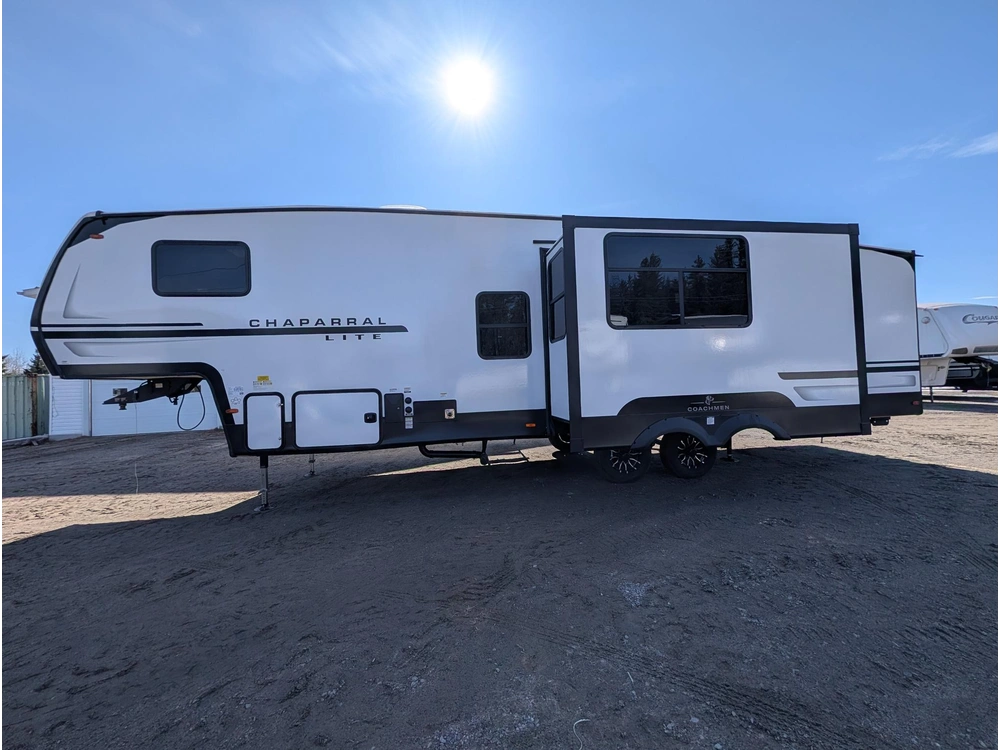 2026 Coachmen Chaparral 274bh alt