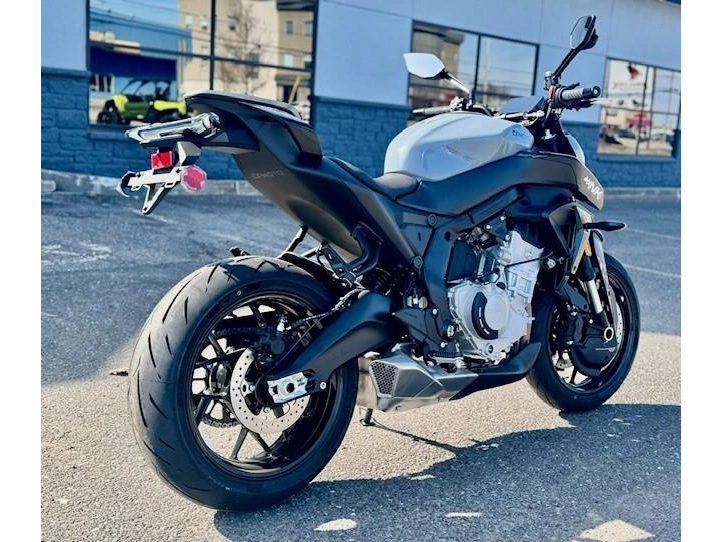 Cfmoto 675nk 2026 alt