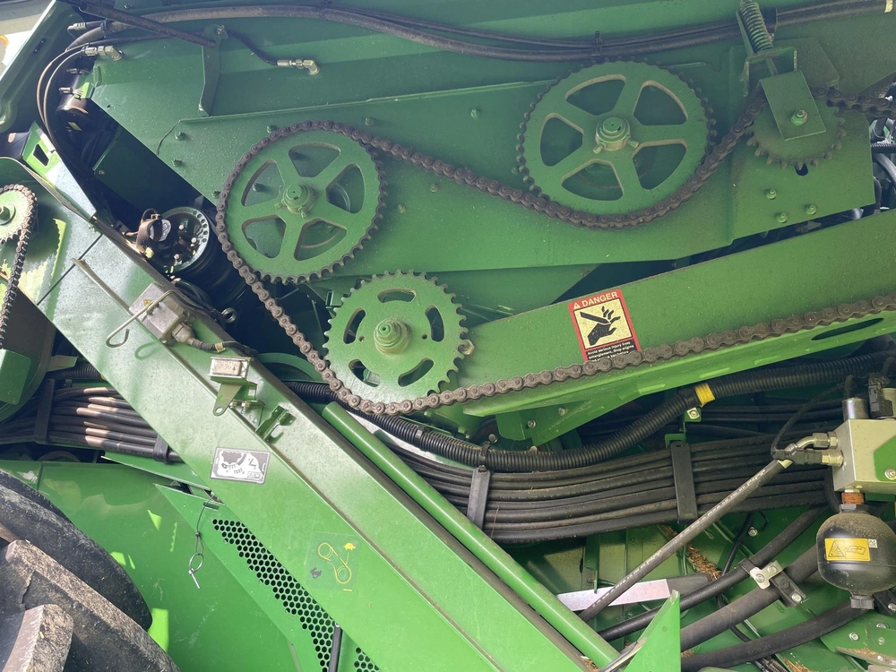 2022 John Deere T670 alt