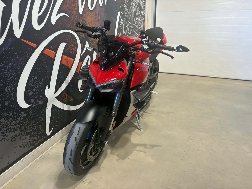 Ducati Streetfighter V4 2021 alt