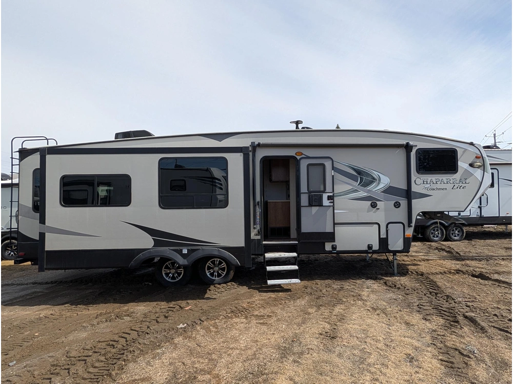 Coachmen Chaparral 30rls 2019 alt