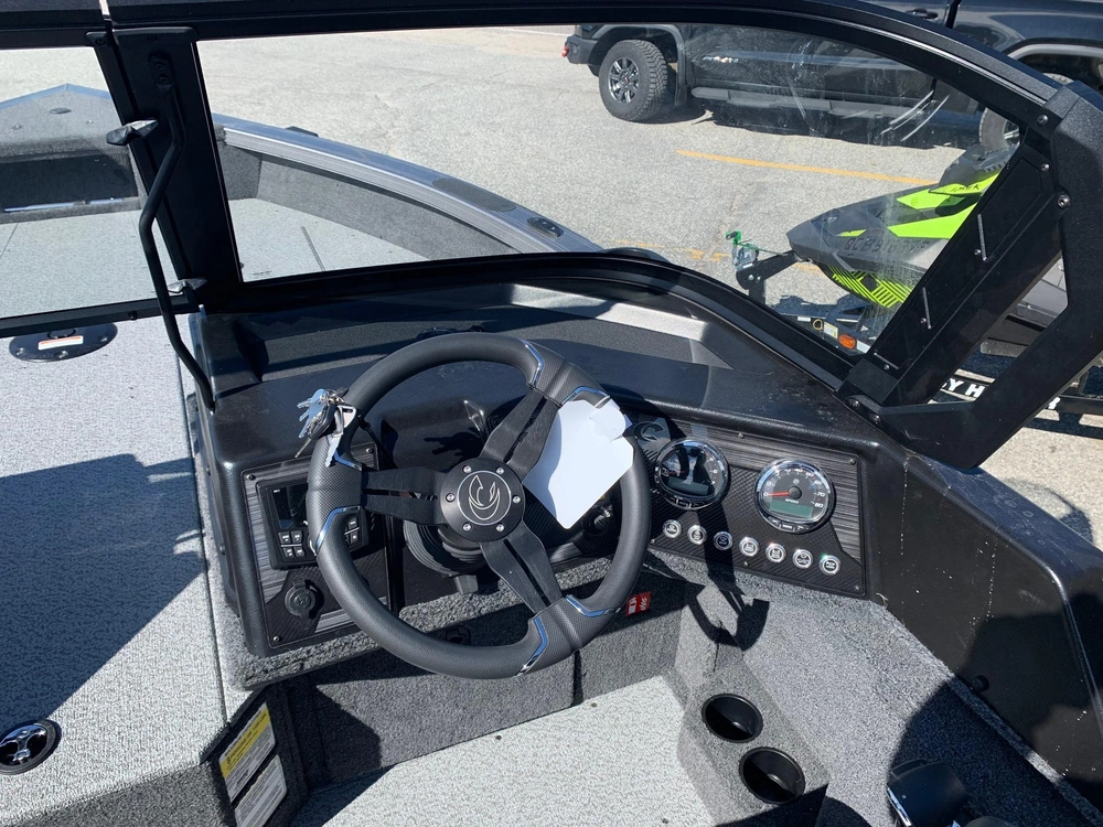 2026 Crestliner 2050 Fish Hawkt Wt alt