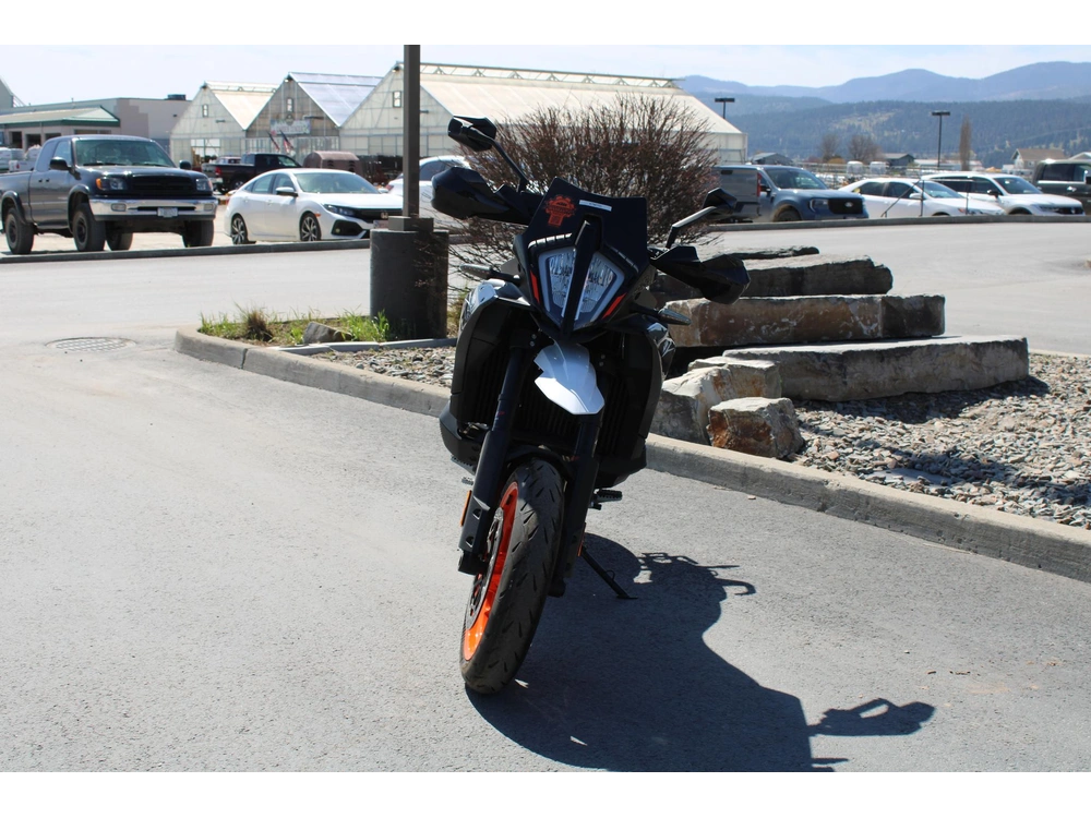 2024 Ktm 890 Smt alt