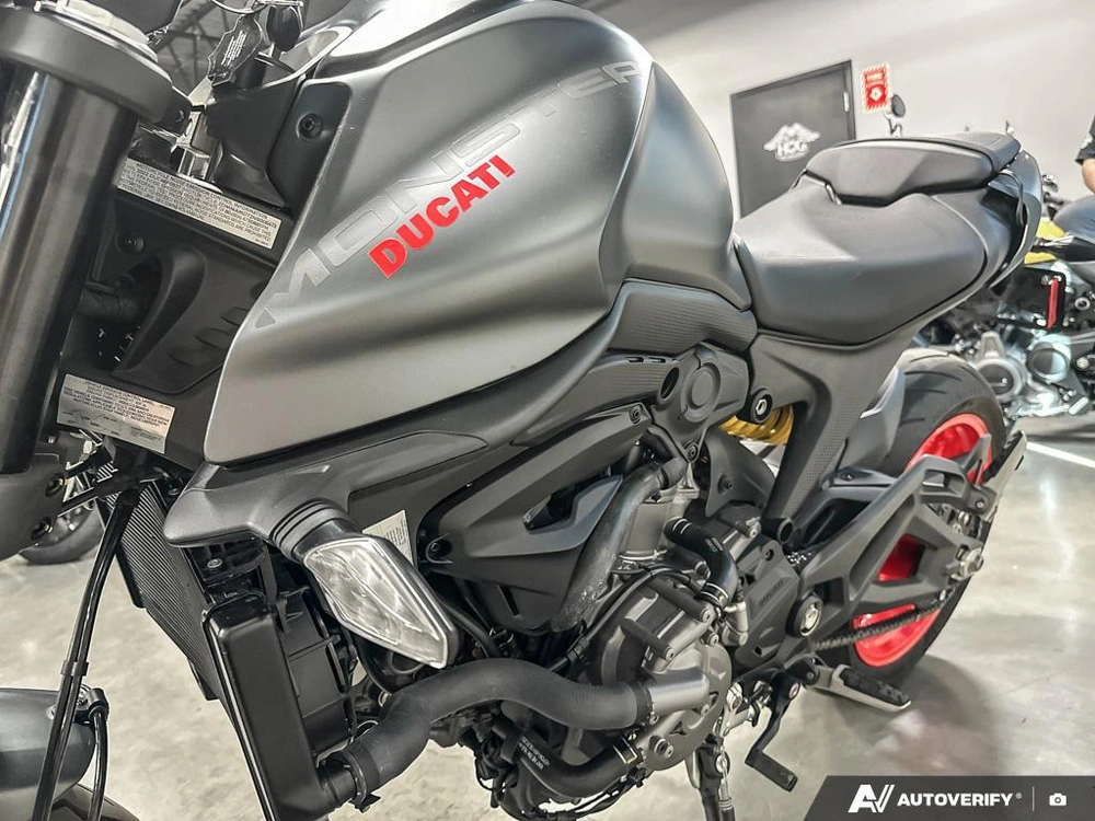2022 Ducati Monster alt